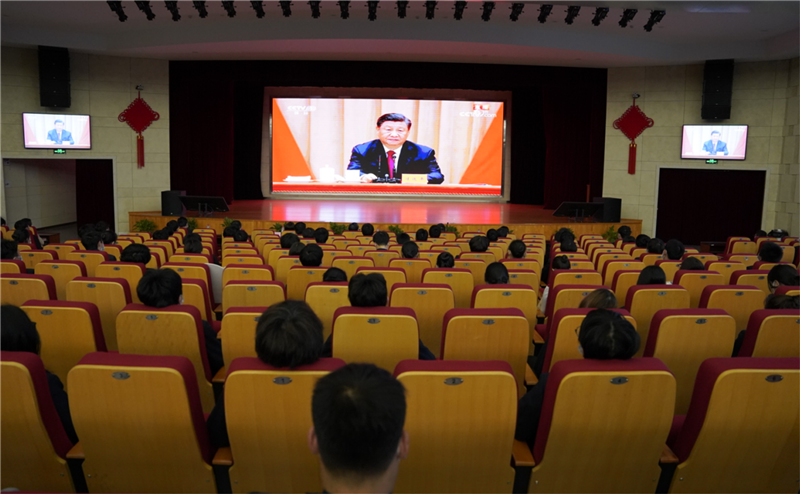 學校組織集中收聽收看中國共產(chǎn)主義青年團成立100周年大會