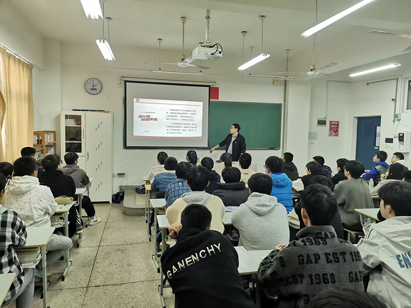機(jī)電工程學(xué)院221311班組織開展學(xué)習(xí)黨的二十大精神專題班會