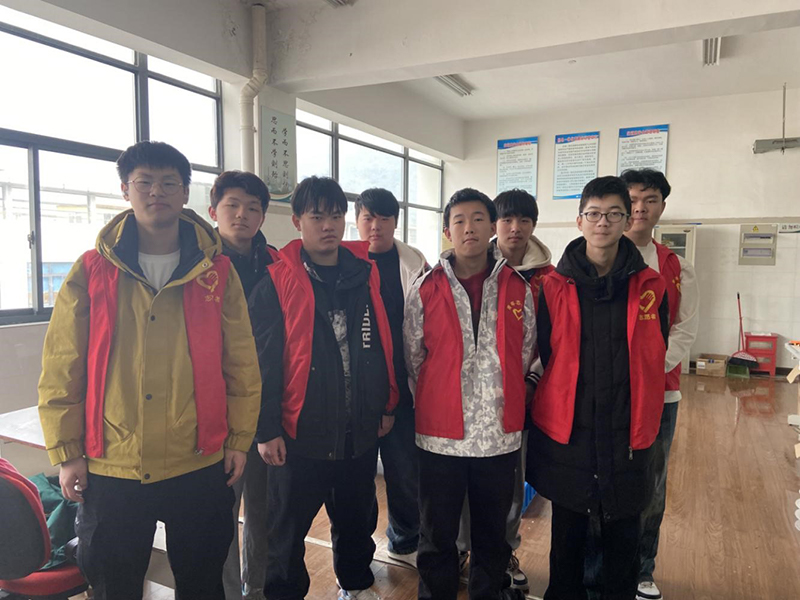 231321班組織開展學(xué)雷鋒志愿服務(wù)活動(dòng)