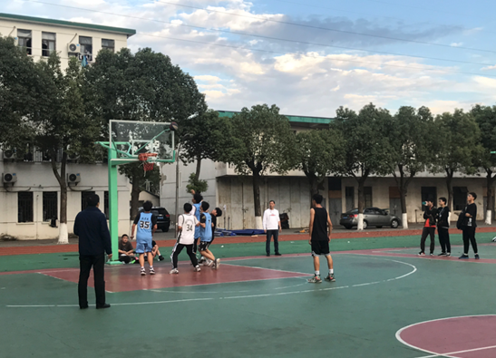放飛青春，迎籃而上               ----機械工程學院舉行“3V3”籃球決賽