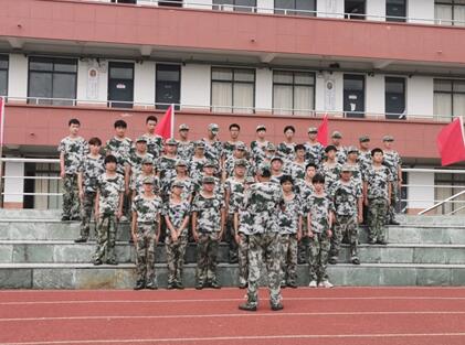 機(jī)械工程學(xué)院舉行軍訓(xùn)軍歌比賽彩排活動