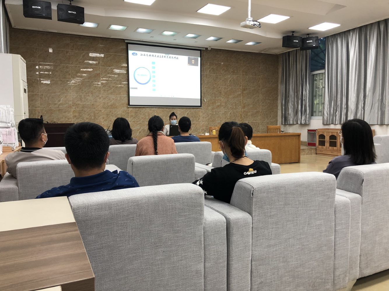 機械工程學院召開迎接五年制高職人才培養(yǎng)工作水平評估專業(yè)剖析會議