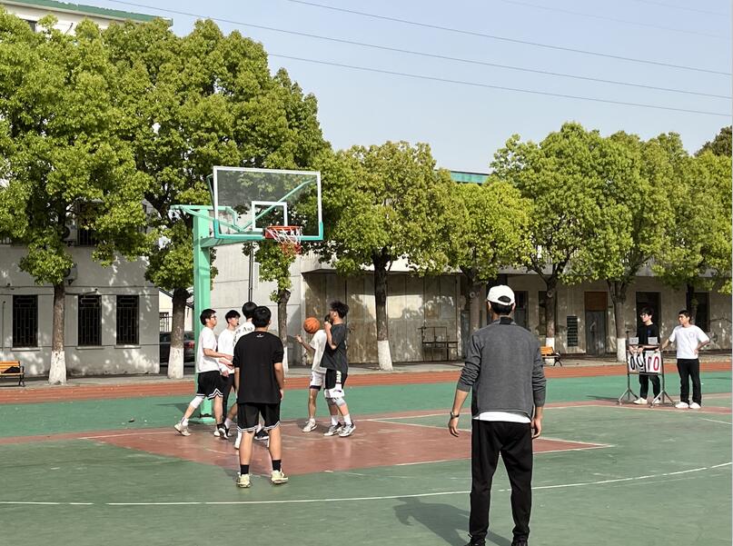 機(jī)械工程學(xué)院 “3V3”籃球聯(lián)賽開賽