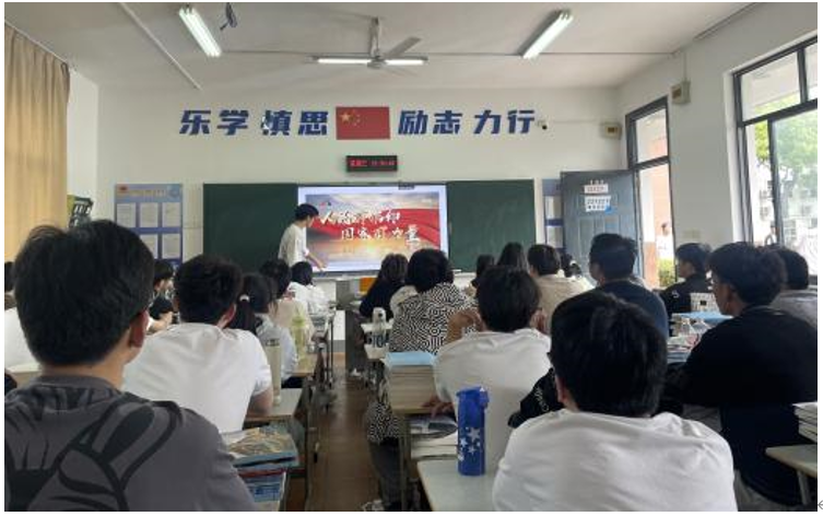 機(jī)械工程學(xué)院舉辦“踐行社會主義核心價(jià)值觀，爭做新時(shí)代好少年”主題班會活動