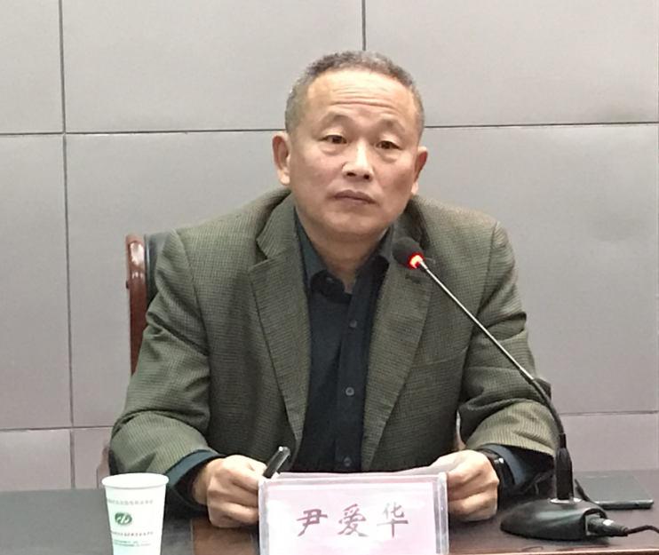 學(xué)校開(kāi)展“以問(wèn)題為導(dǎo)向，對(duì)學(xué)校文化建設(shè)的思考”學(xué)術(shù)講座
