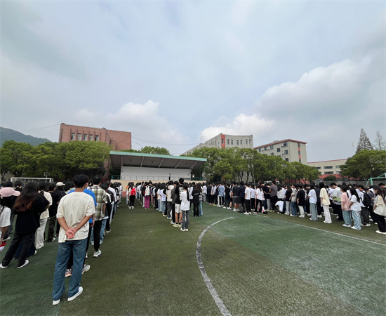 七十五載逢盛世，同心共筑譜華章-記交校學(xué)子的“國慶時刻”