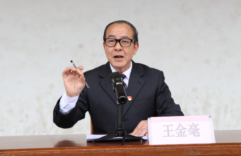 法制相隨 安全常伴 ：學(xué)校召開法制教育大會(huì)