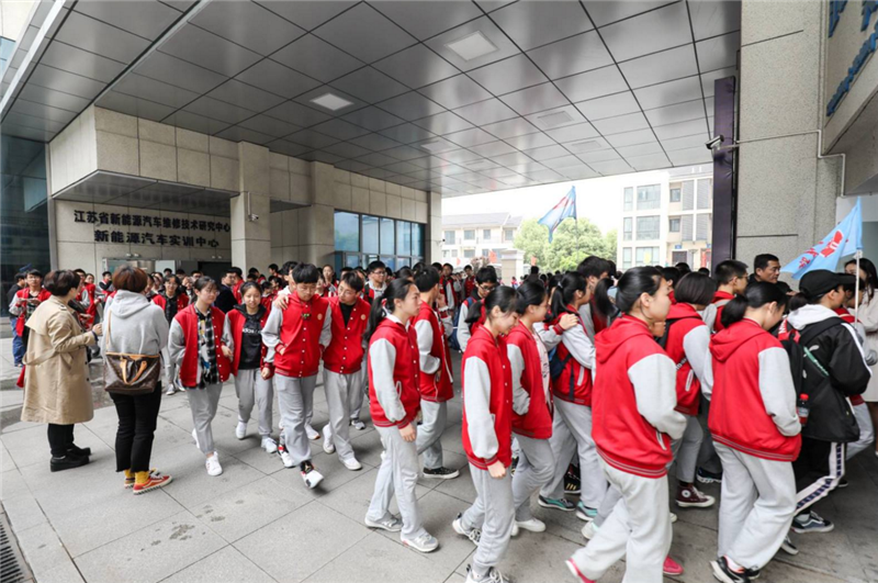 無錫市南長實驗中學來校開展職業(yè)教育體驗活動