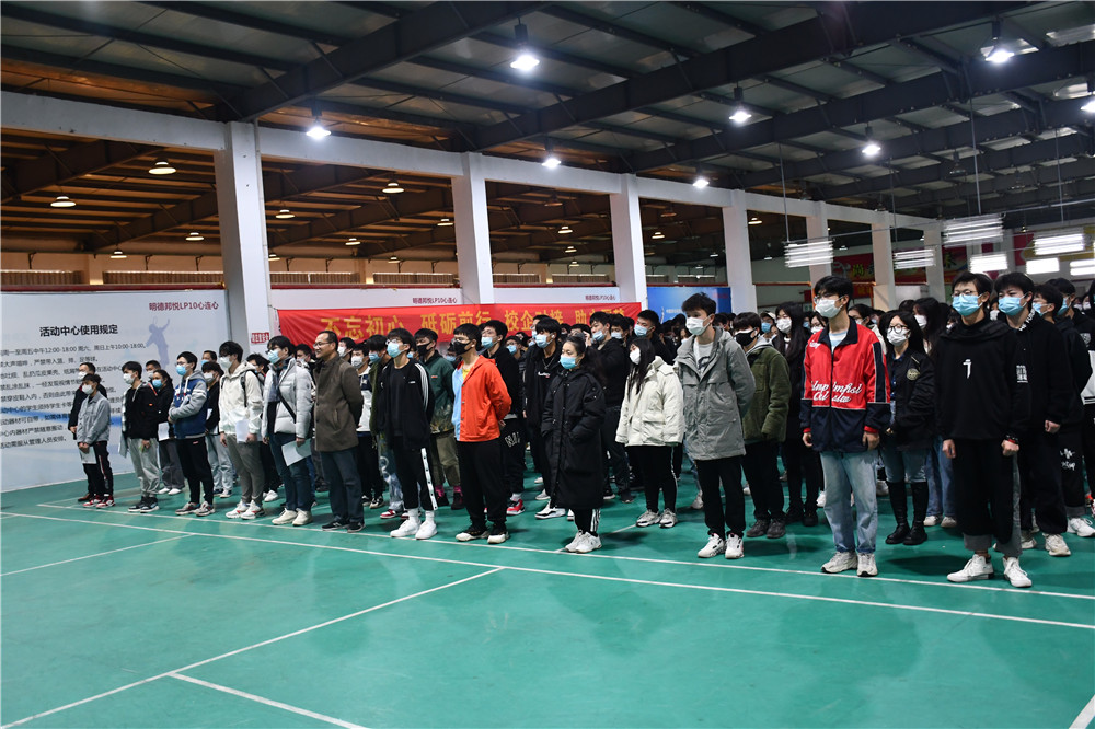 學(xué)校成功舉辦2021屆畢業(yè)生就業(yè)雙選會暨校企合作簽約授牌儀式